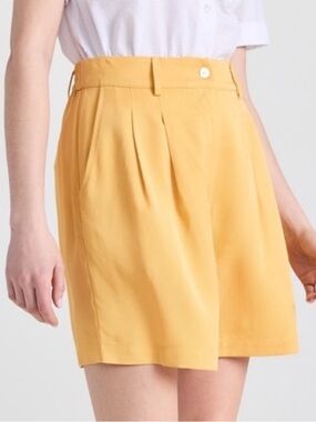 DONNI. TWILL PLEATED SHORTS YELLOW SIZE LARGE